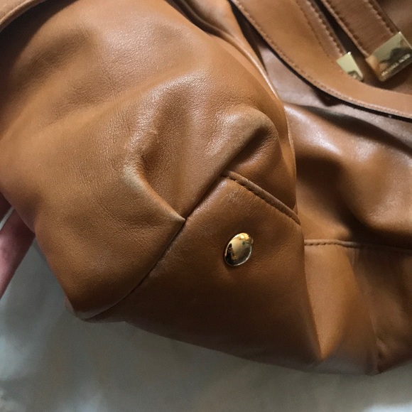Michael Kors Tan leather bag w/ original silk bag - Picture 4 of 8